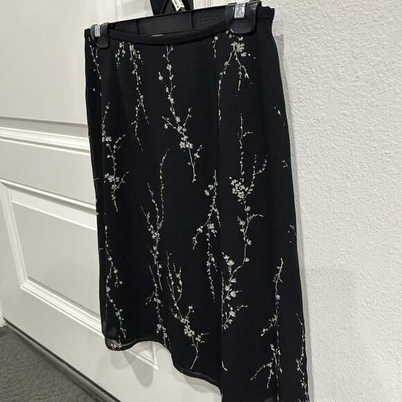 Talbots Petites Women's Black Floral Design A-Line Skirt Size 6 Feminine - Picture 3 of 10